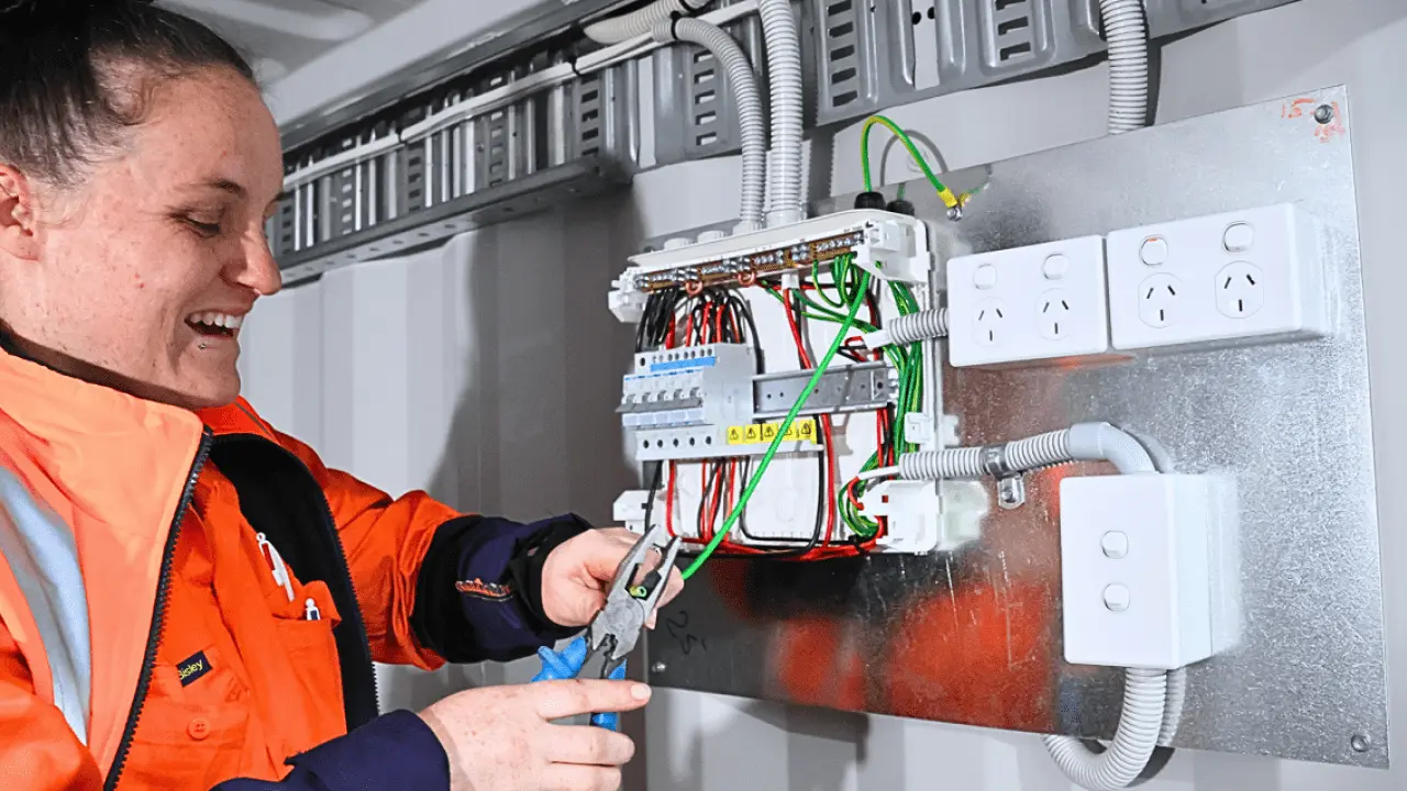 Electrician Job in Canada for Foreigners